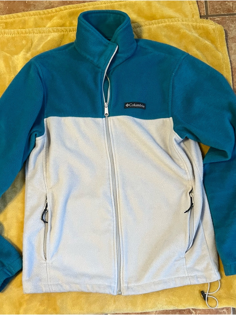 Columbia Teal and White Colorblock Fleece Jacket